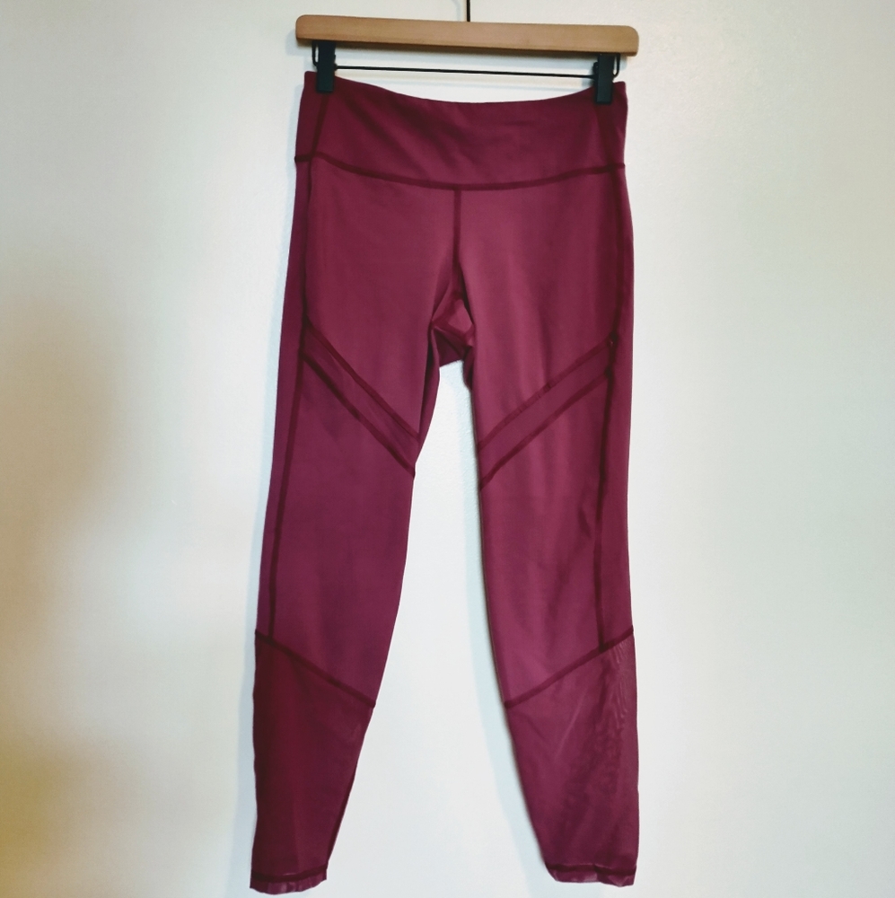 Old Navy active purple Capri leggings size medium